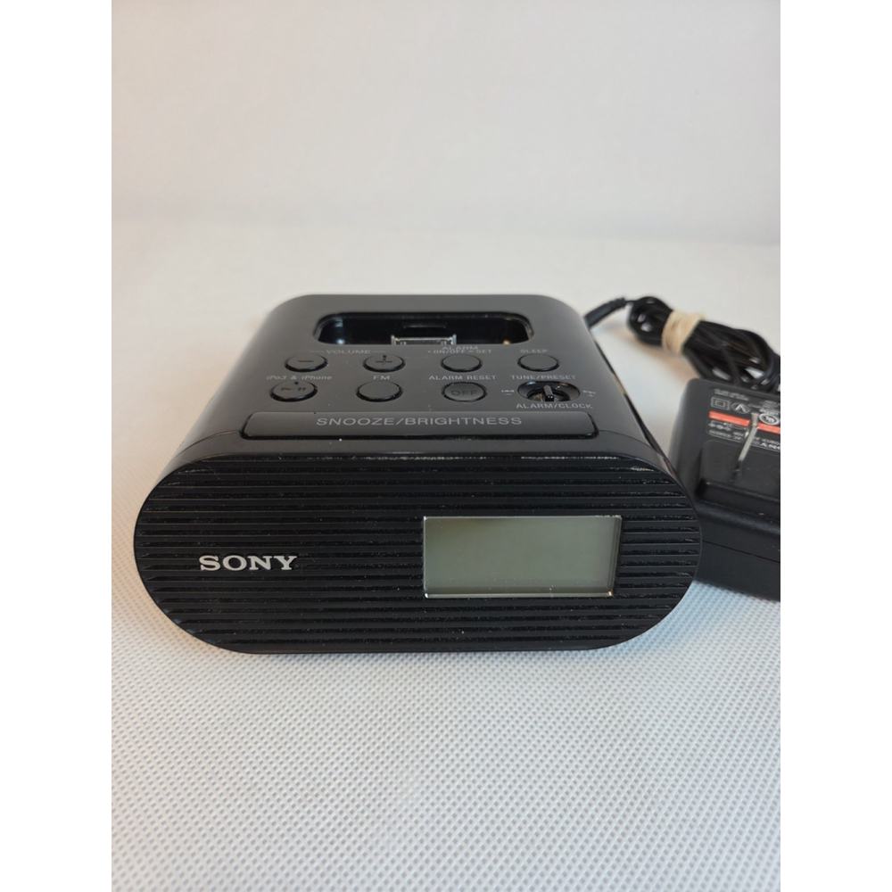 Sony FM Clock Radio With Old Ipod Dock ICF-C05iP Black Work Used